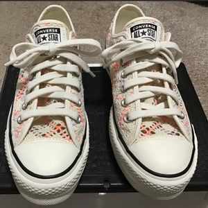 Converse Chuck Taylor All Star Boho Crochet Platform Low Top Womens 8 (mens 6)